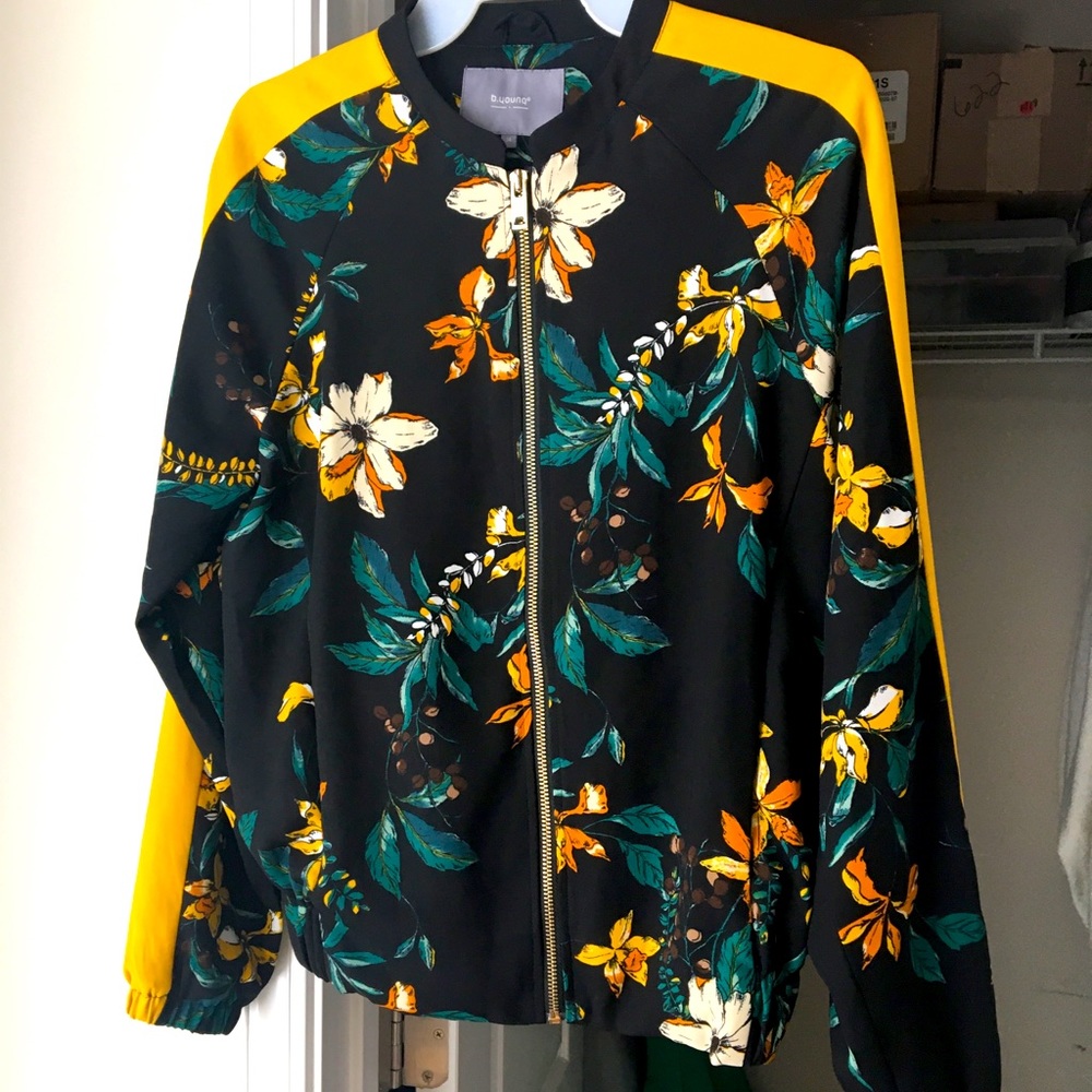 Women’s Vibrant Colored Flower Print Jacket 🌸